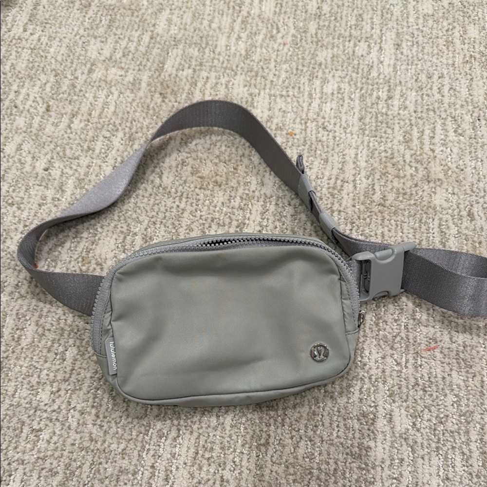 lululemon athletica Gray Belt Pack